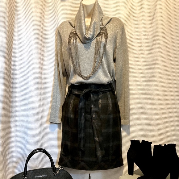 Worthington Dresses & Skirts - Knee skirt with tweezers and checkered